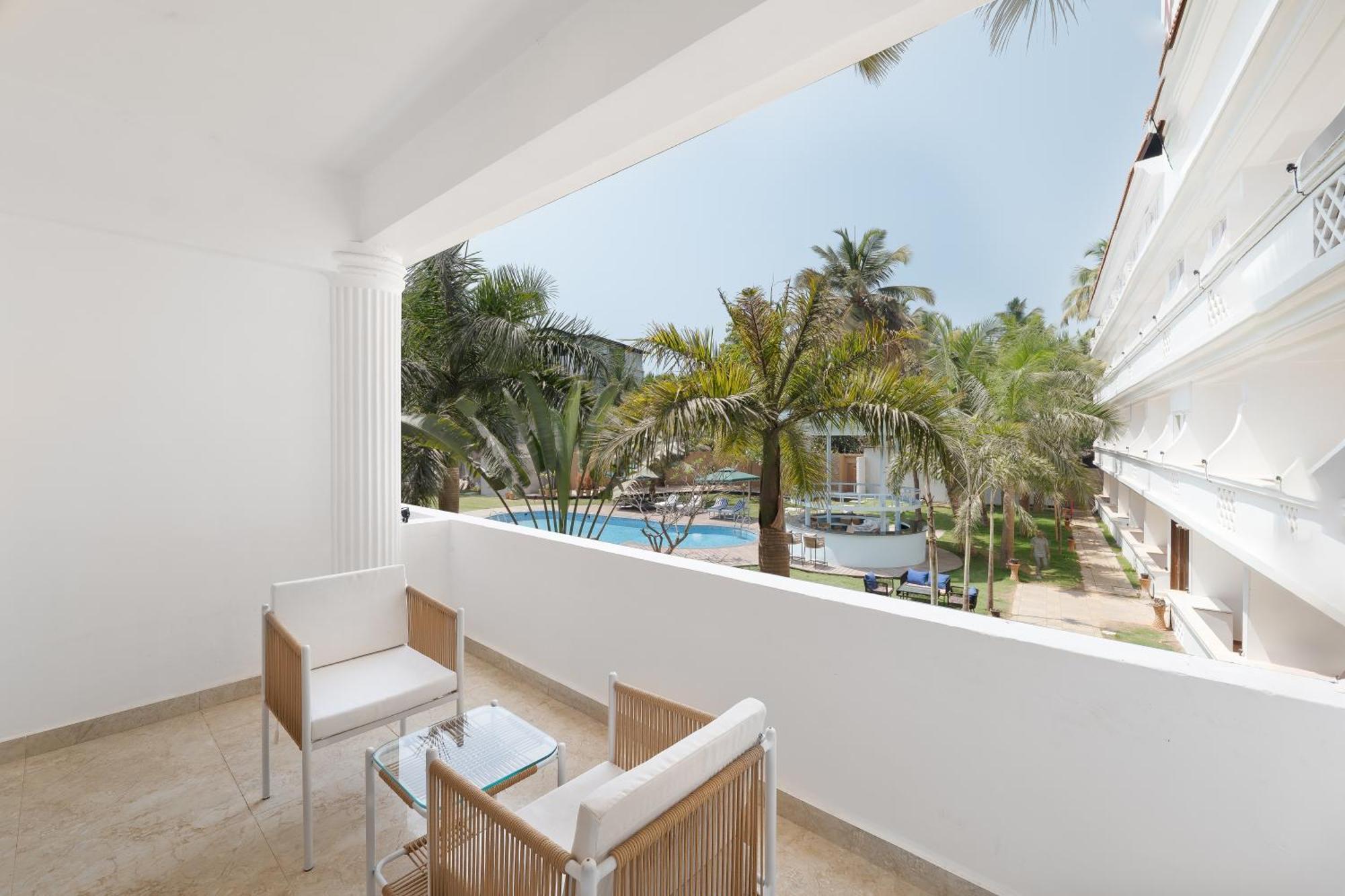 White Wharf Beach Resort Morjim Goa מראה חיצוני תמונה