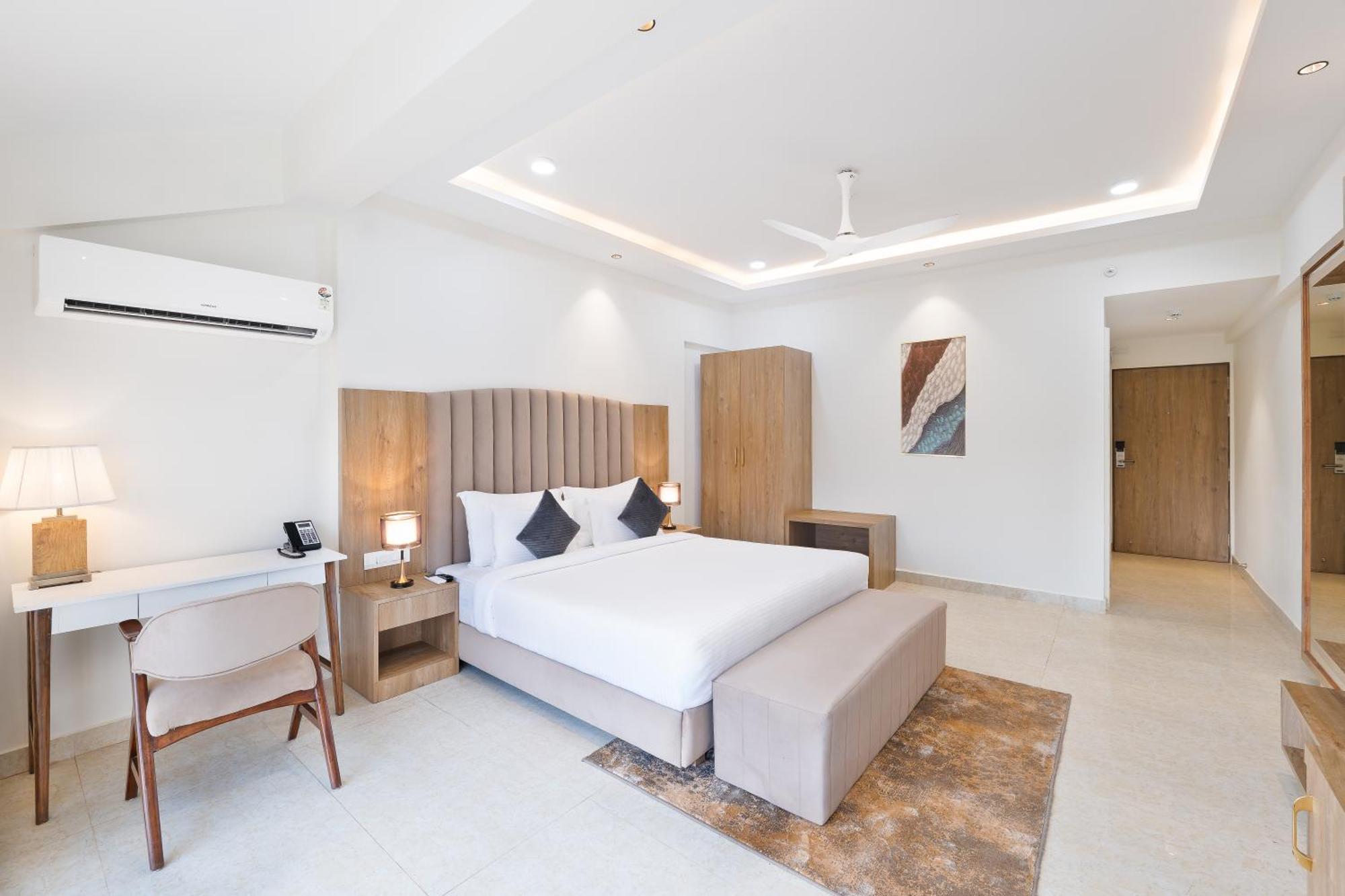 White Wharf Beach Resort Morjim Goa מראה חיצוני תמונה